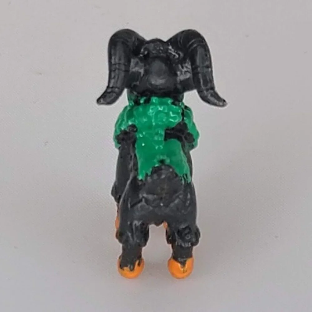 Pokemon 2000s Mini Vinyl R/L W Gumball Miniature Size Gogoat Action Figure B3 - Picture 5 of 11